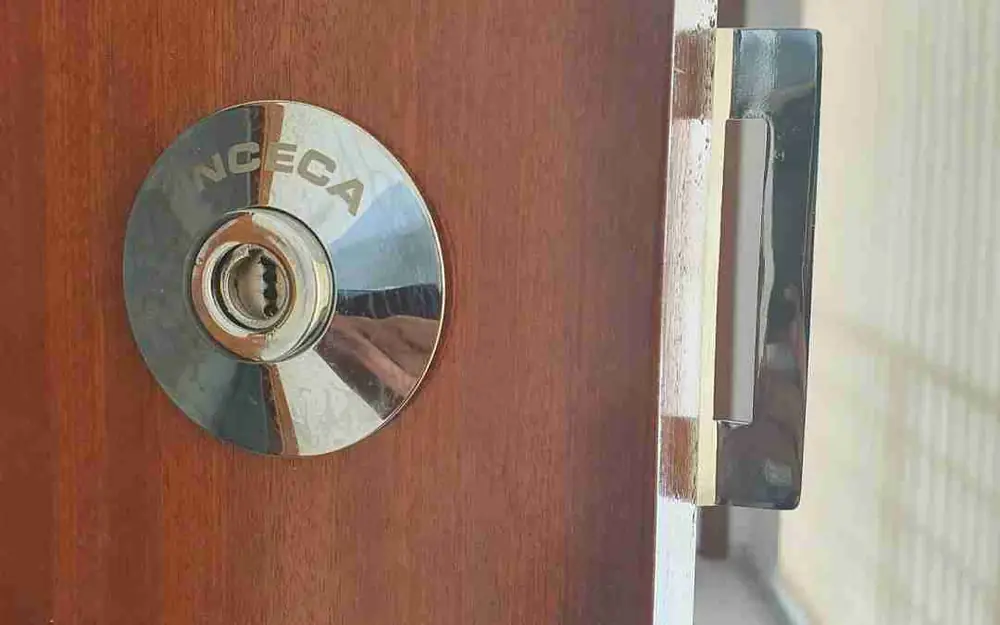 Deadbolt vs lock: which do you need?